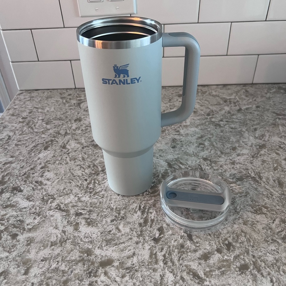STANLEY Quencher H2.0 FlowState Stainless Steel Fog Color